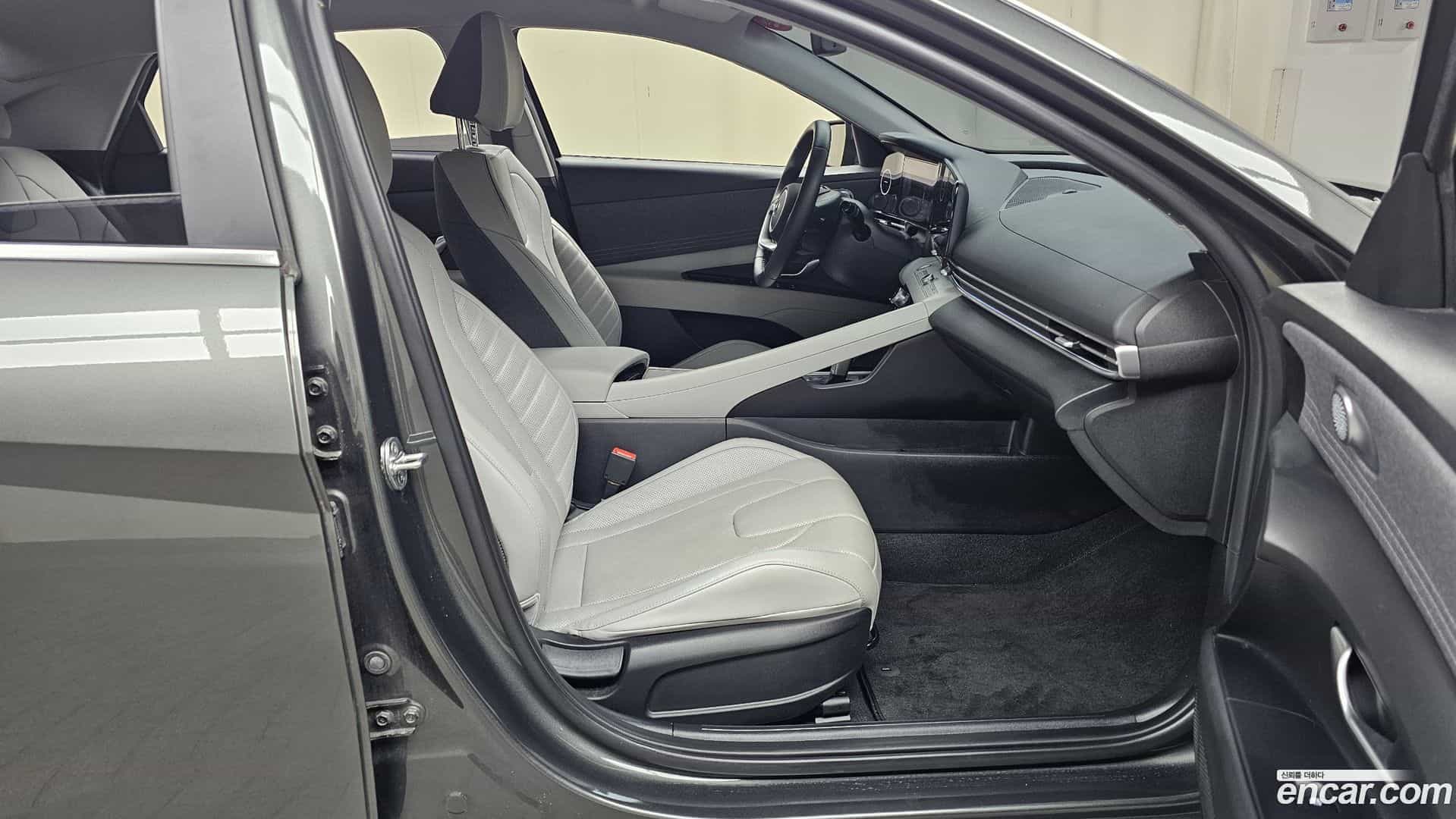 AVANTE Hyundai 2021.11-INNER-036