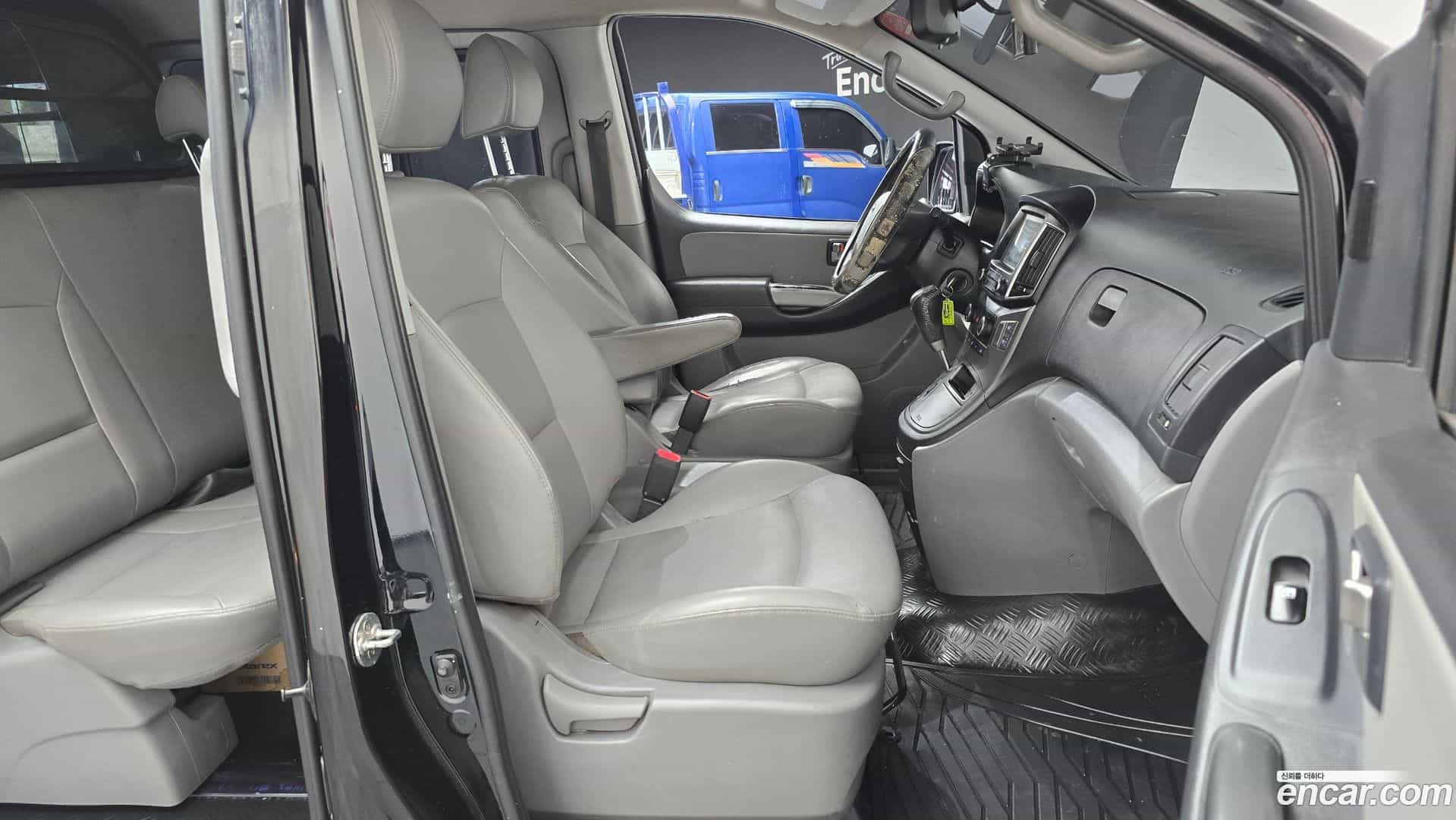 Starex Hyundai 2019.4-OPTION-015
