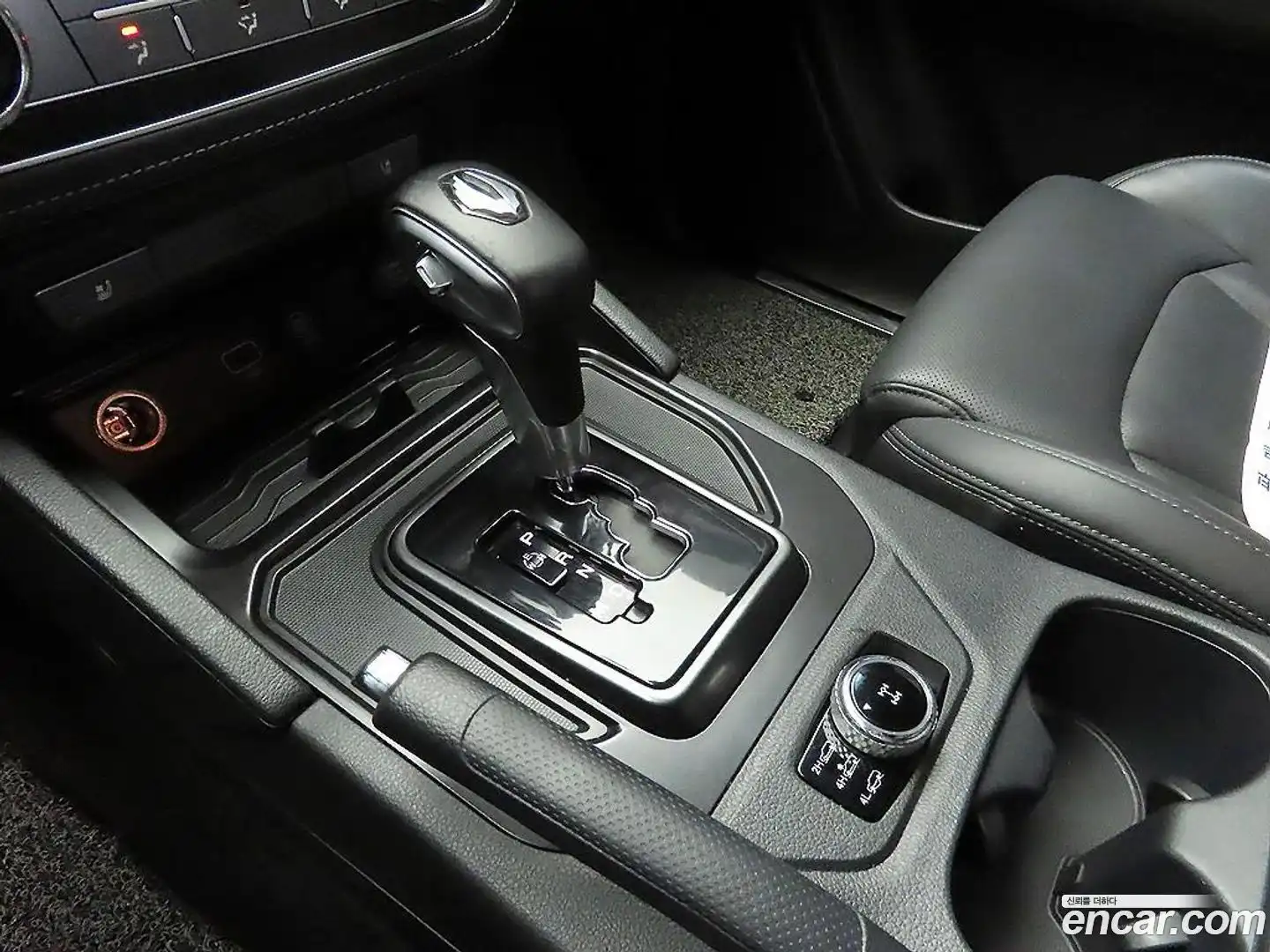 Rexton KG Mobility 2020.4-INNER-009