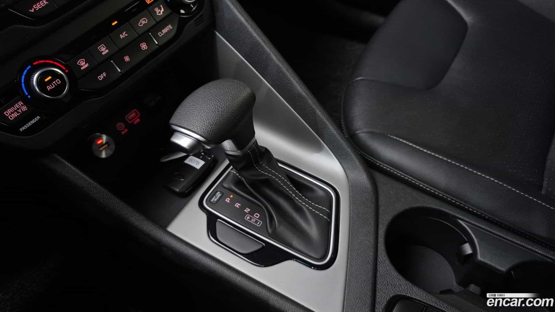 Niro Kia 2017.1-INNER-009
