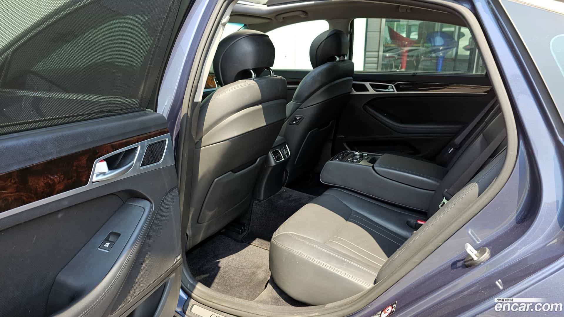 Genesis Hyundai 2015.0-OPTION-015