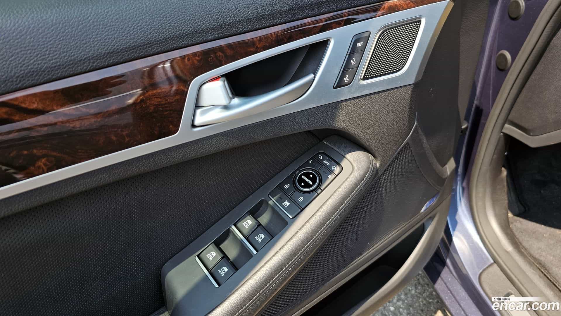 Genesis Hyundai 2015.0-OPTION-022