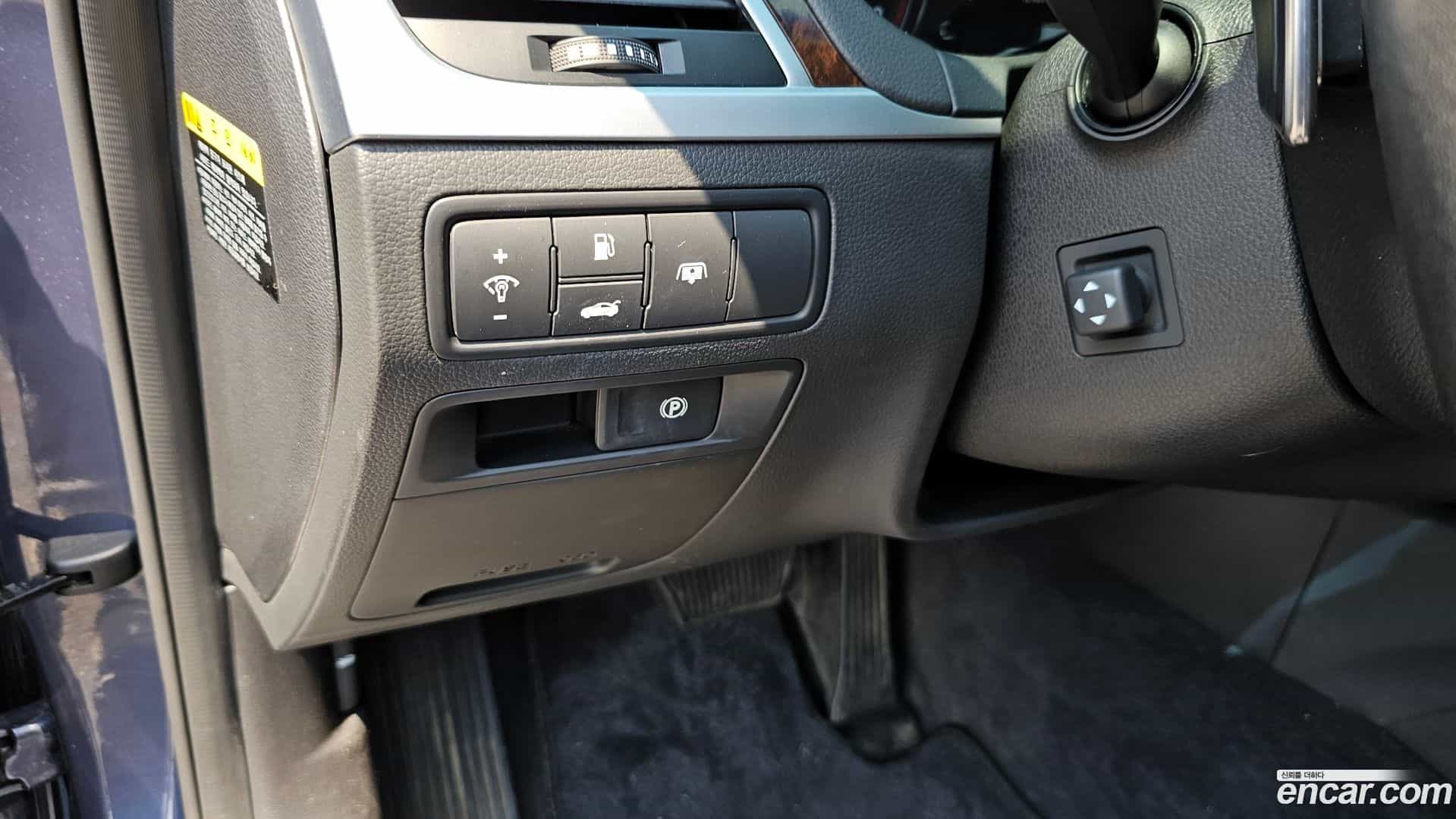 Genesis Hyundai 2015.0-OPTION-023