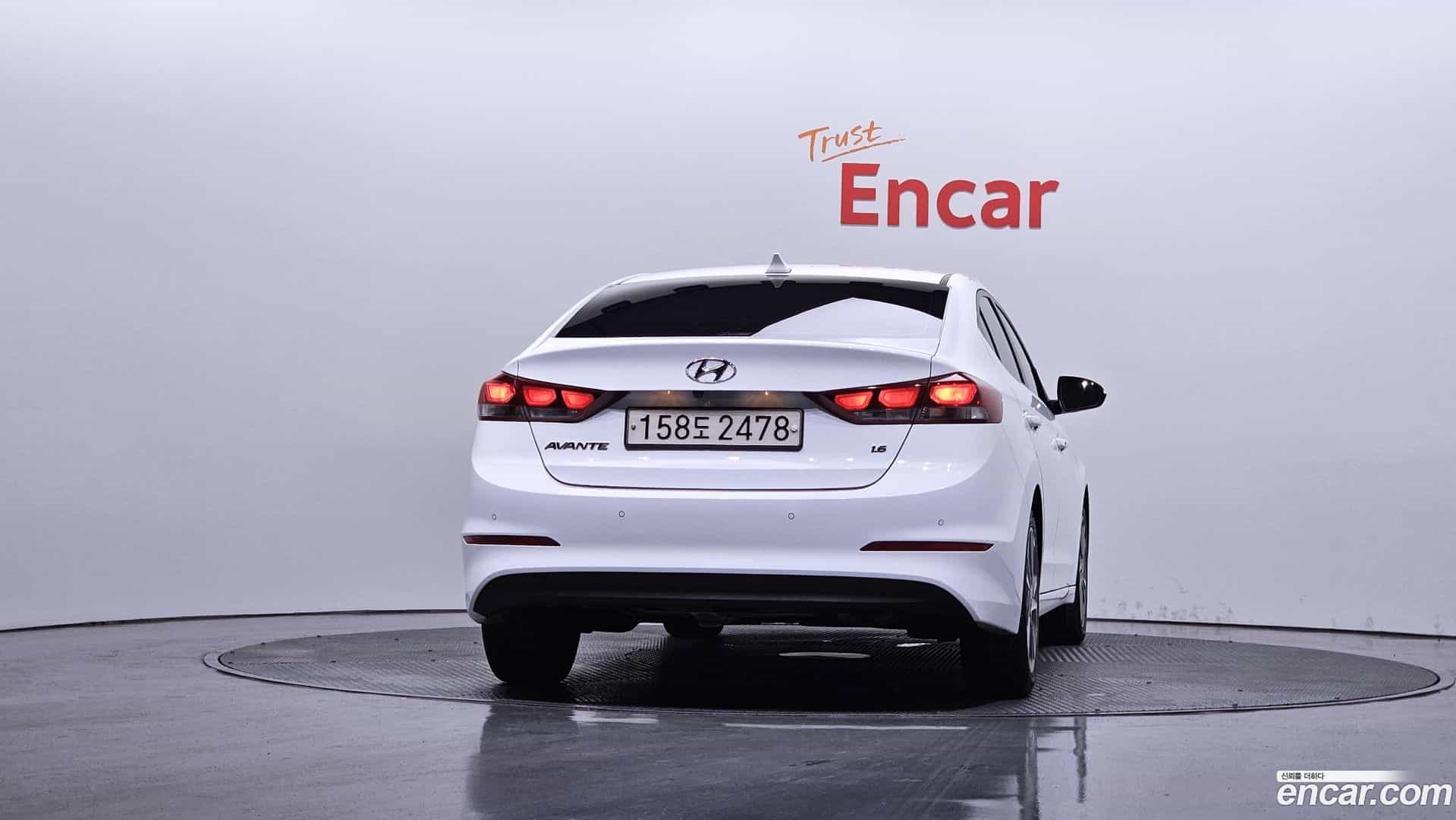 AVANTE Hyundai 2018.1-OUTER-004