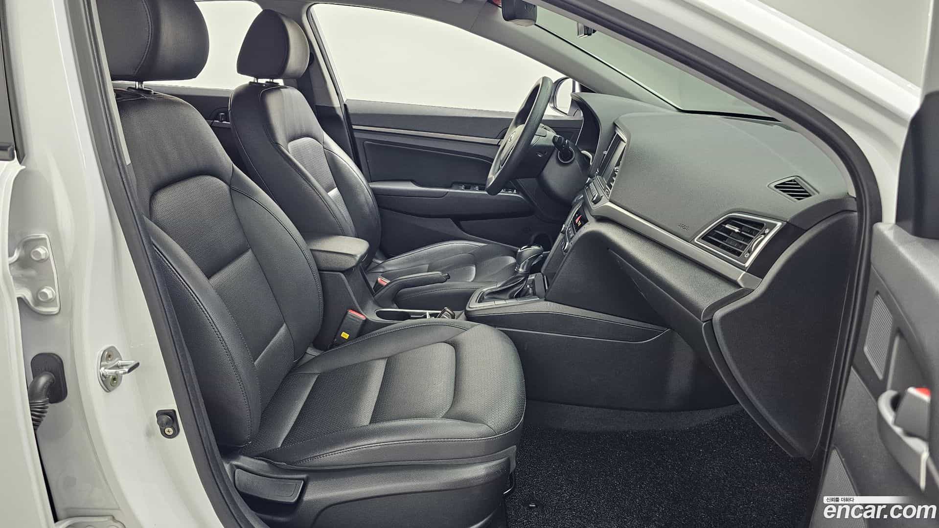 AVANTE Hyundai 2018.1-OPTION-015