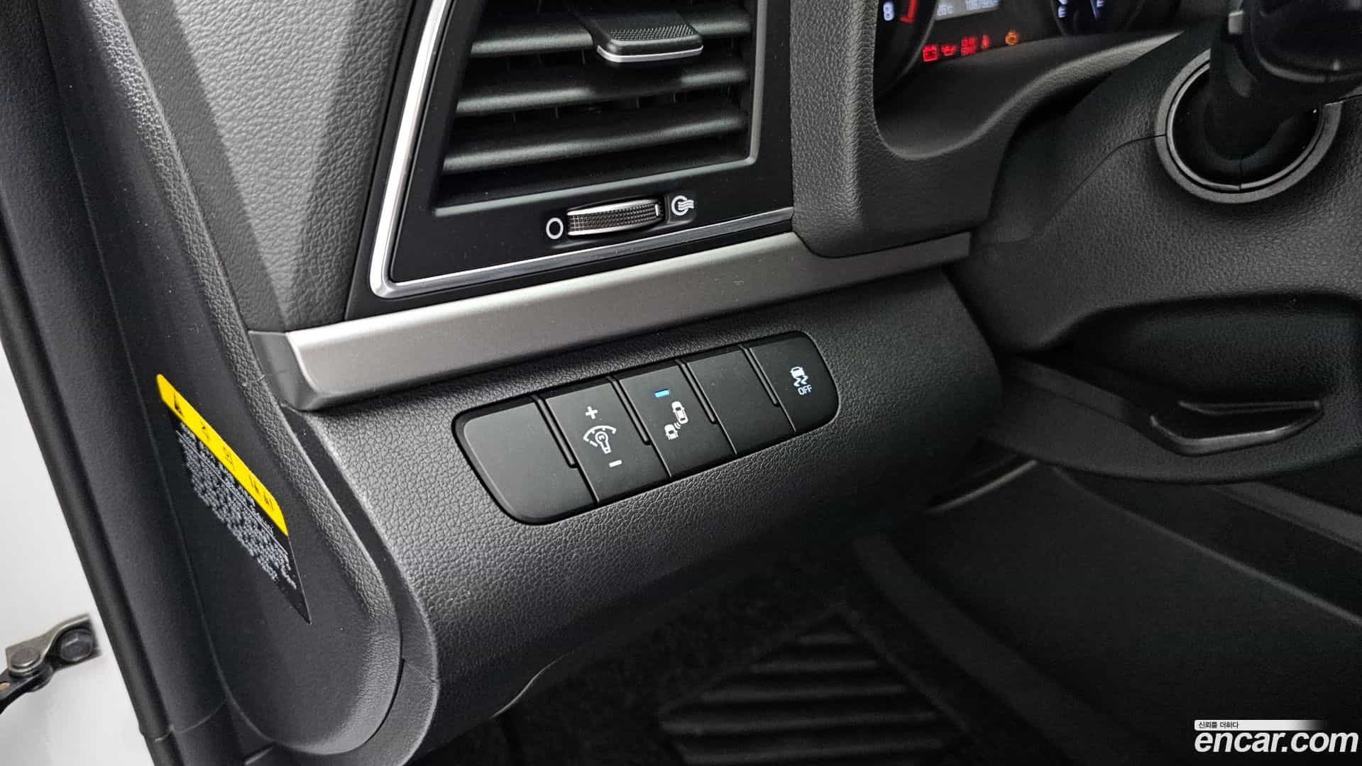AVANTE Hyundai 2018.1-OPTION-021