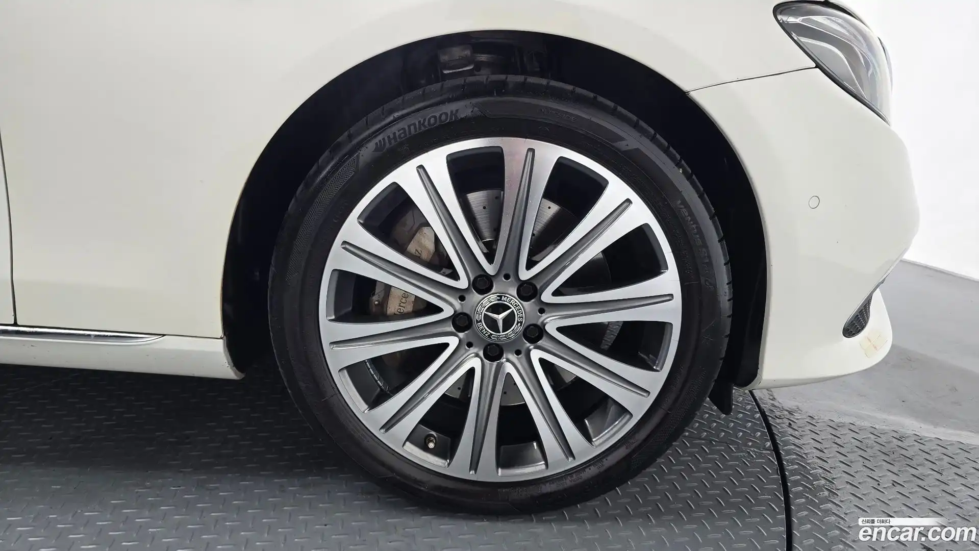 E-Class Mercedes-Benz 2018.5-OUTER-031