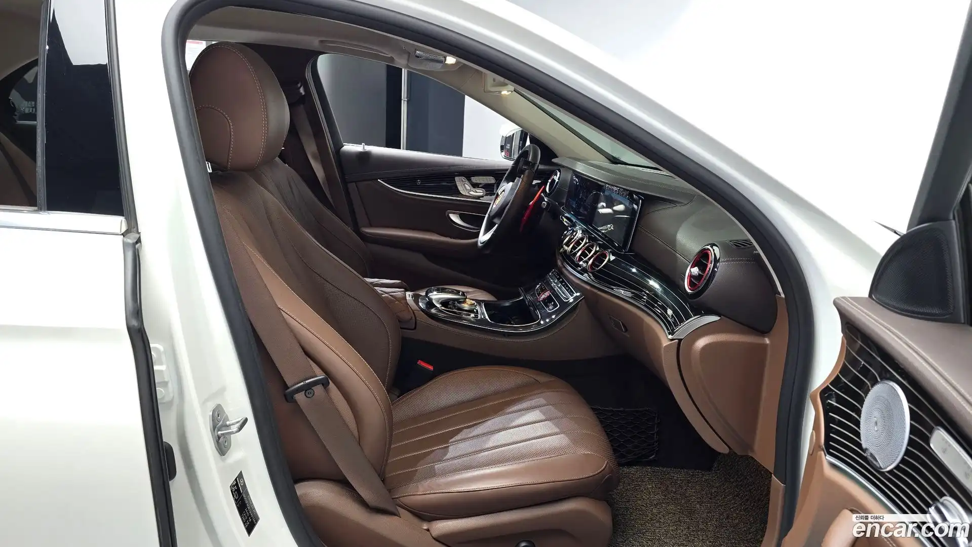 E-Class Mercedes-Benz 2018.5-INNER-036