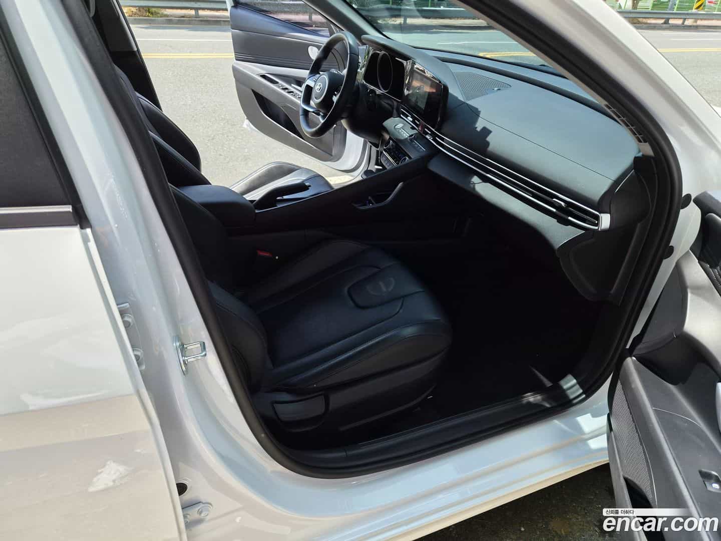 AVANTE Hyundai 2023.1-OPTION-024