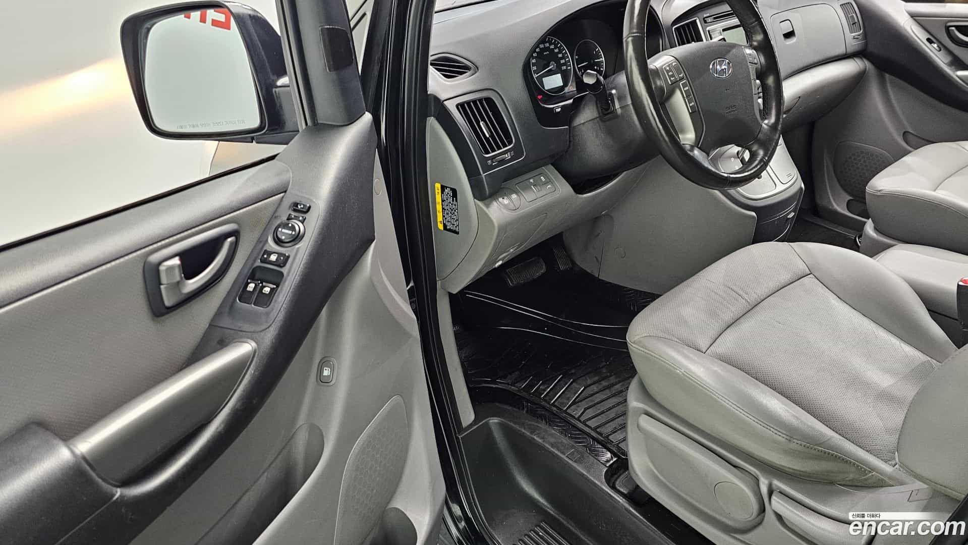Starex Hyundai 2018.2-INNER-010