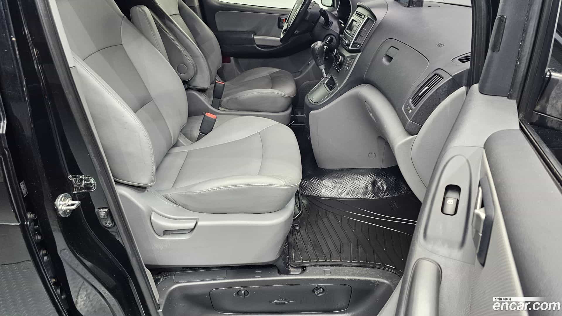 Starex Hyundai 2018.2-OPTION-016