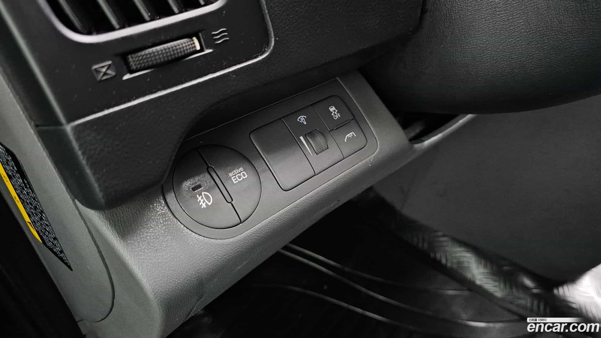 Starex Hyundai 2018.2-OPTION-024