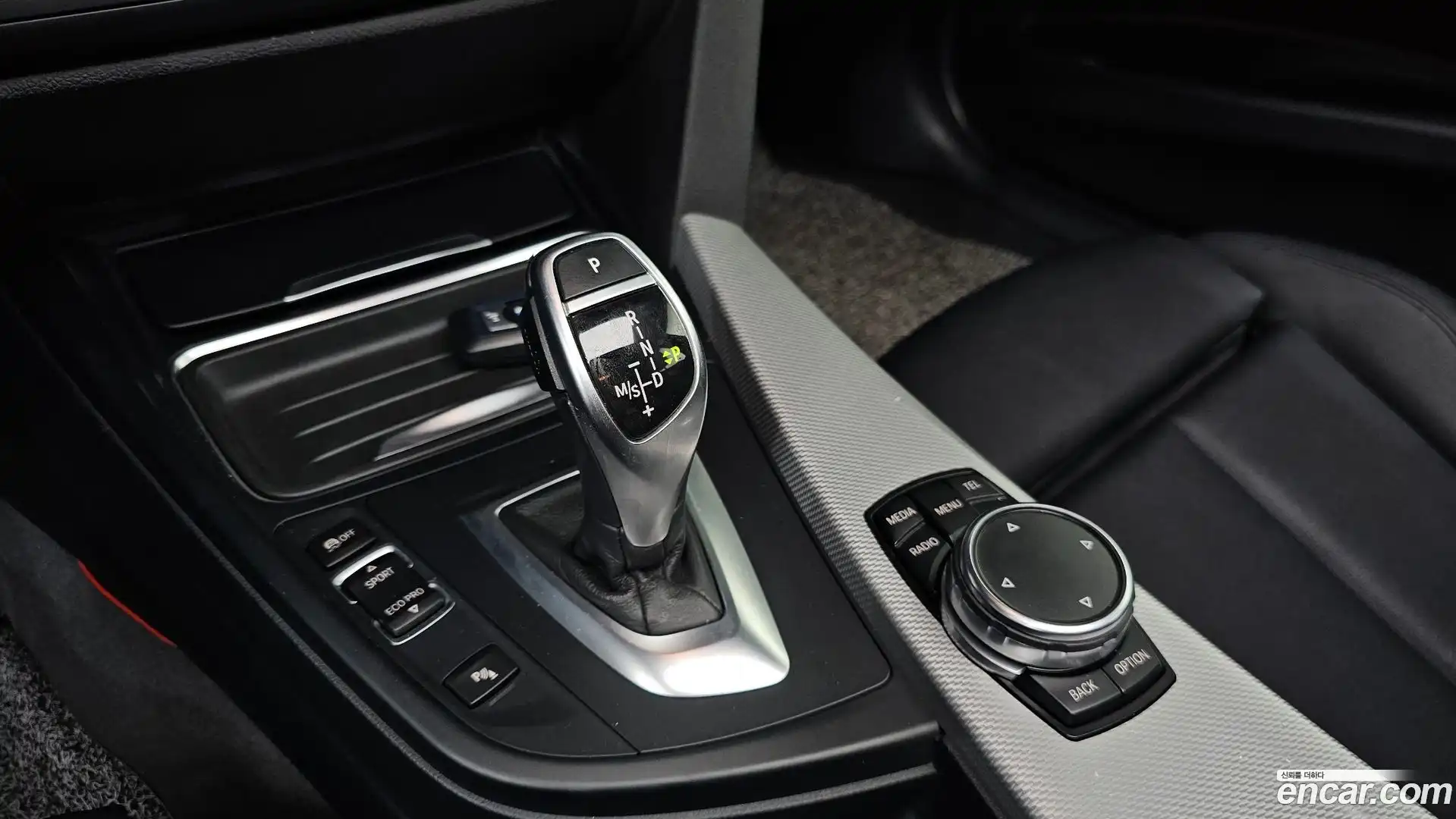 3-Series BMW 2015.6-INNER-009