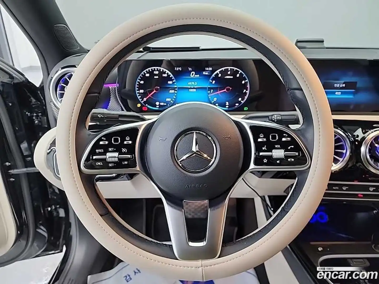 A-Class Mercedes-Benz 2022.10-INNER-009
