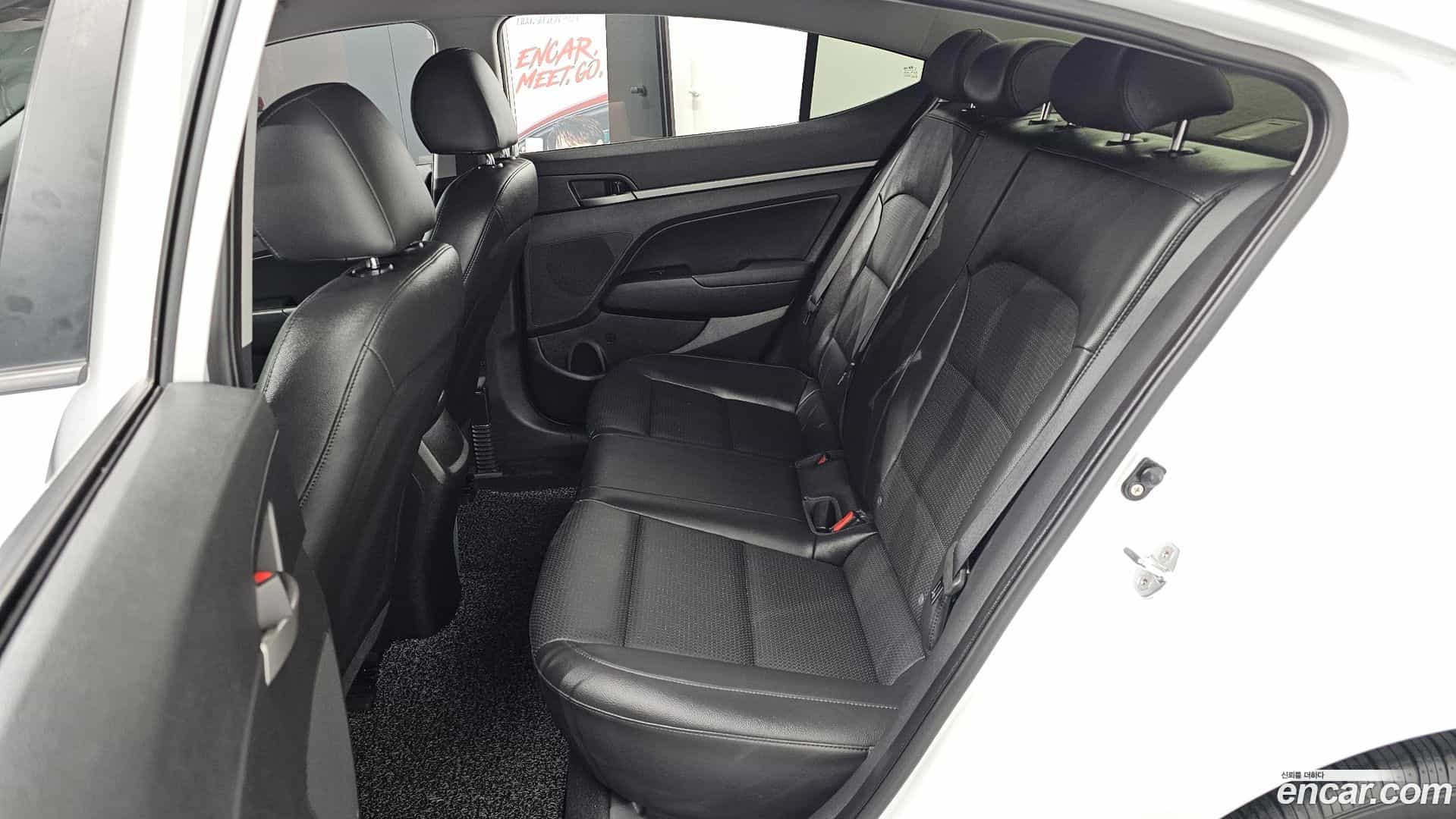 AVANTE Hyundai 2017.4-OPTION-016