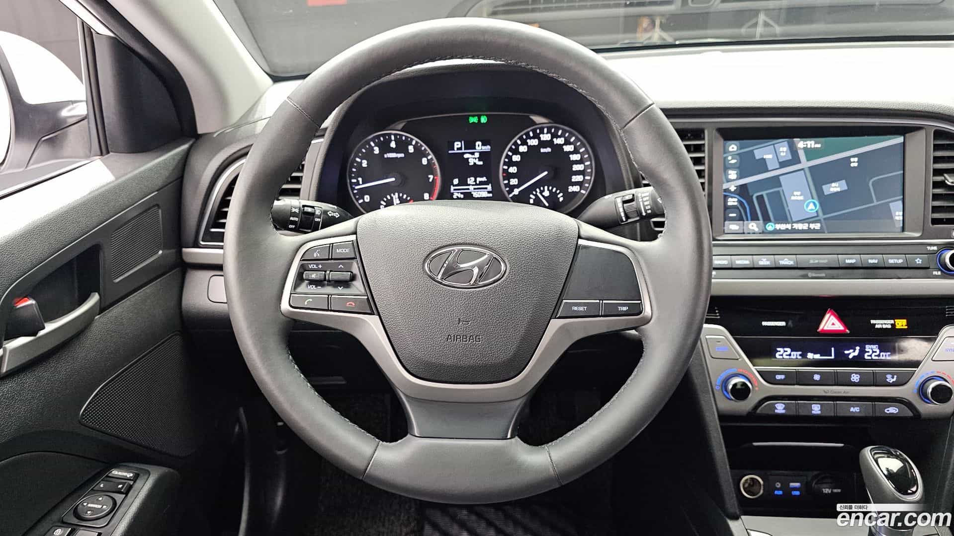 AVANTE Hyundai 2017.4-OPTION-017
