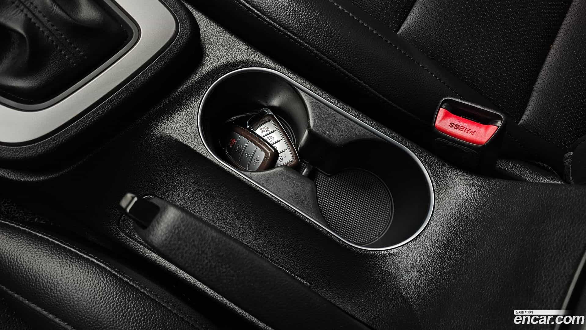 AVANTE Hyundai 2017.4-OPTION-022
