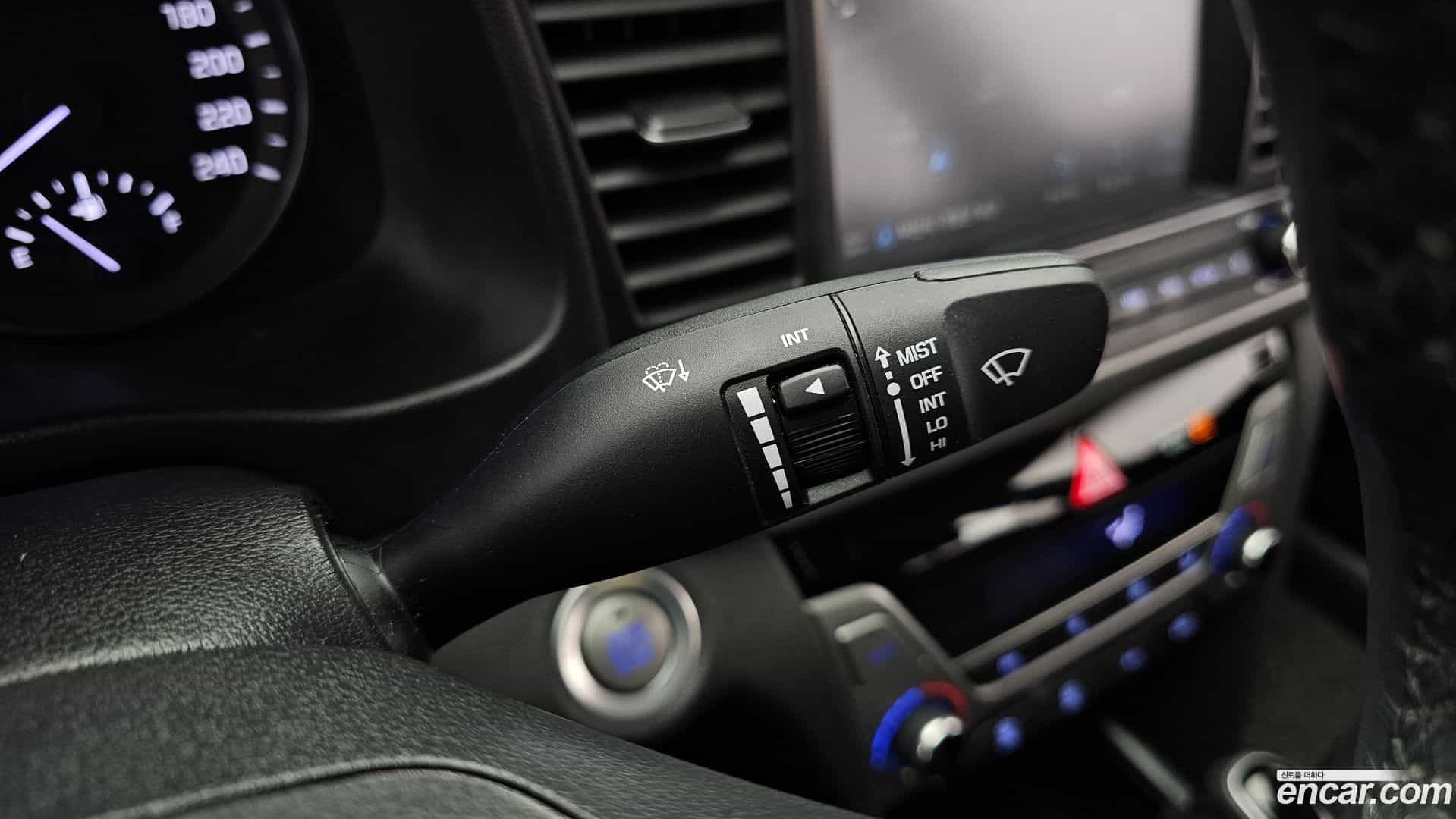 AVANTE Hyundai 2017.4-OPTION-041