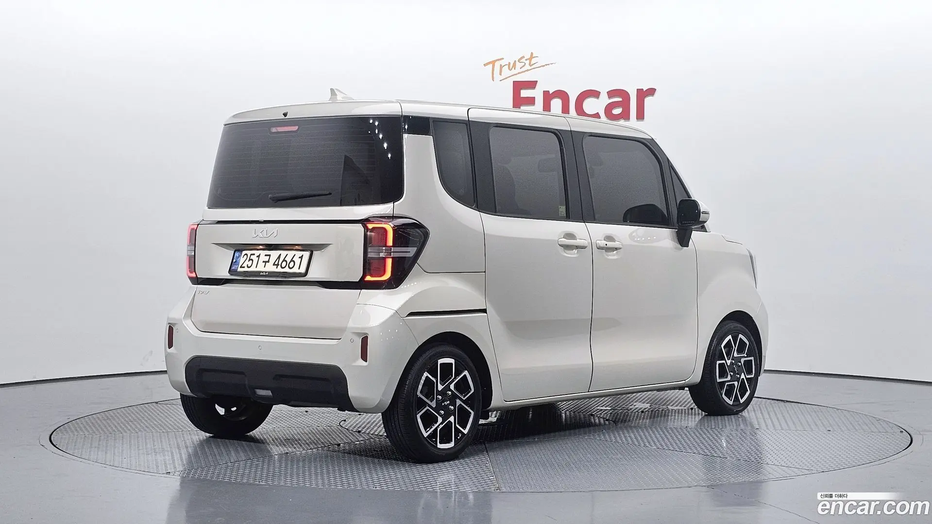 Main__Slider__Photo:RAY Kia 2023.0-1