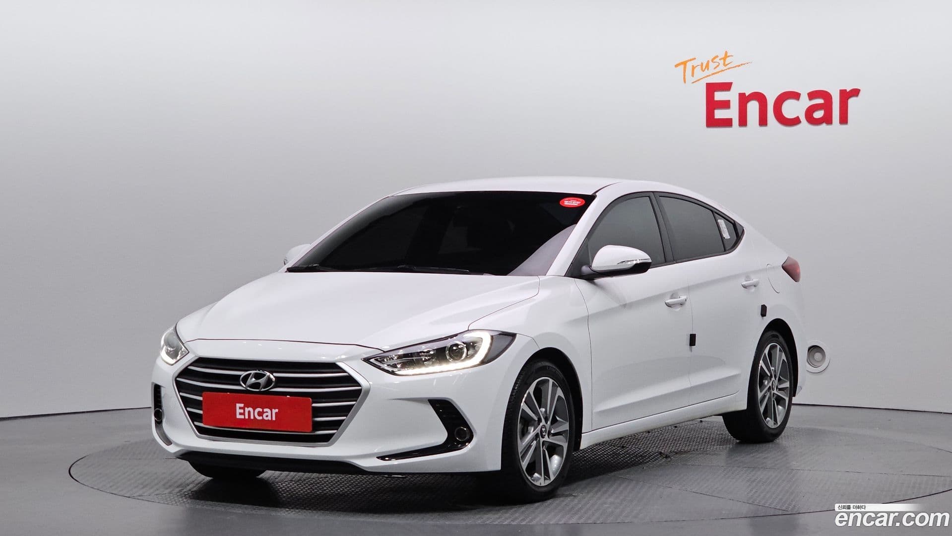 Main__Slider__Photo:AVANTE Hyundai 2017.8-0