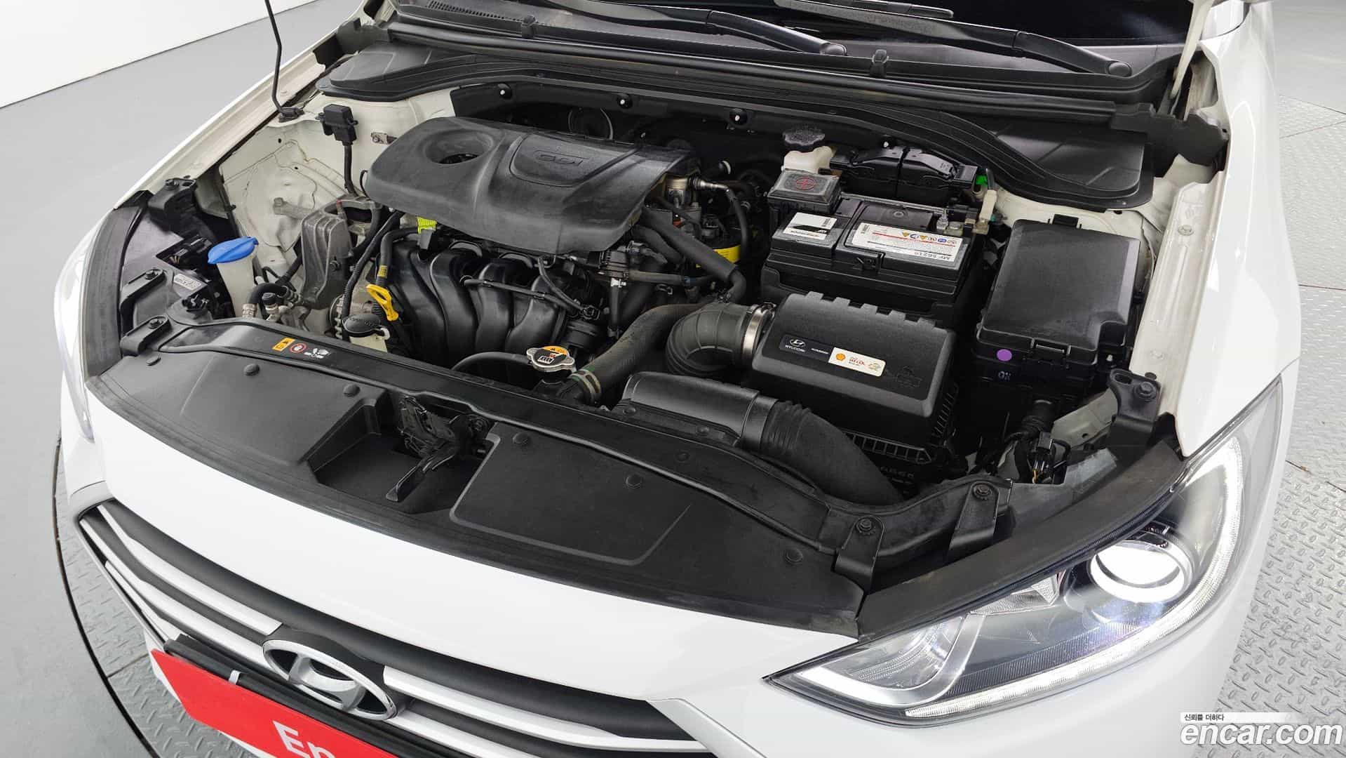 AVANTE Hyundai 2017.8-OUTER-006