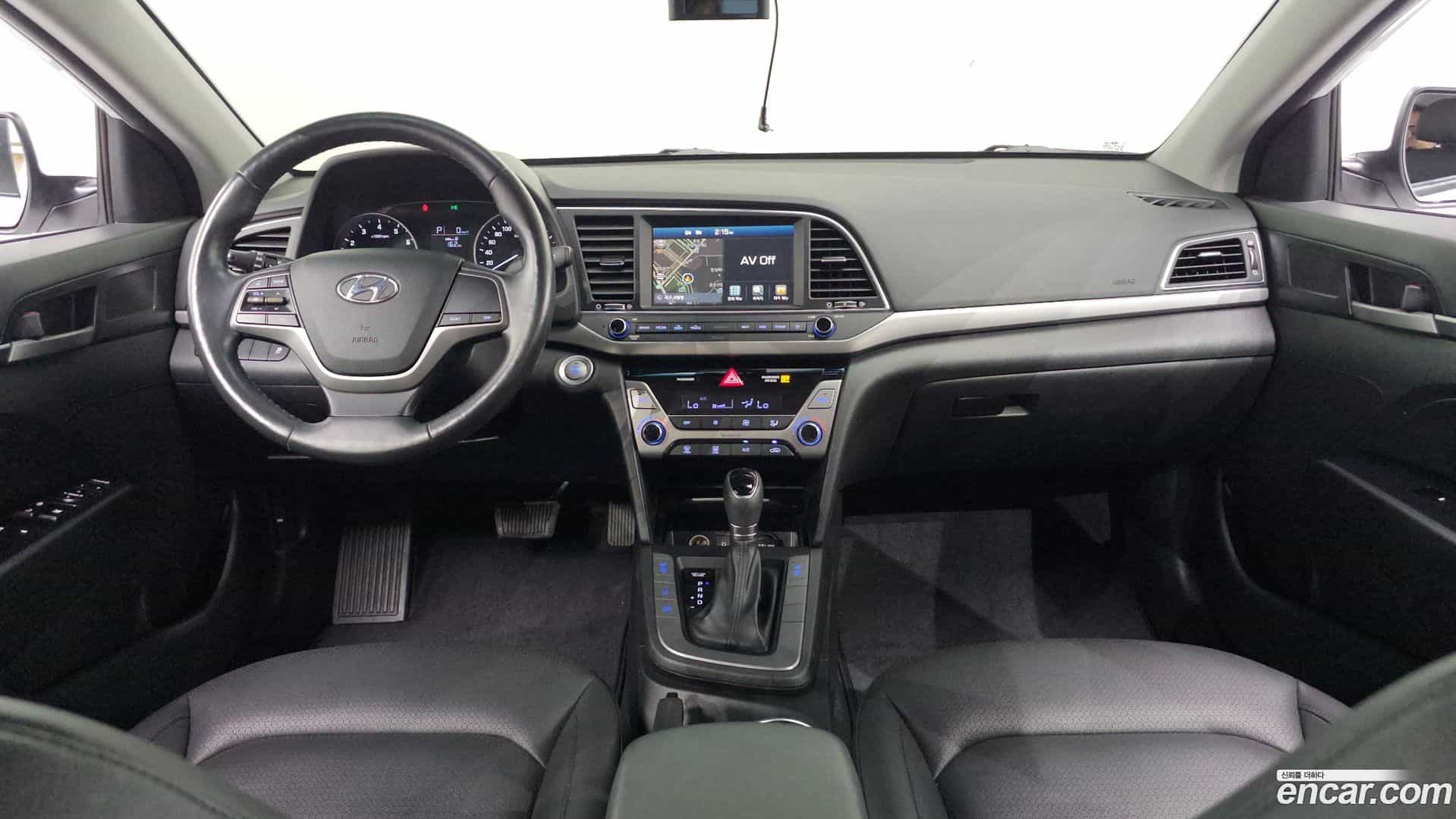 AVANTE Hyundai 2017.8-INNER-007