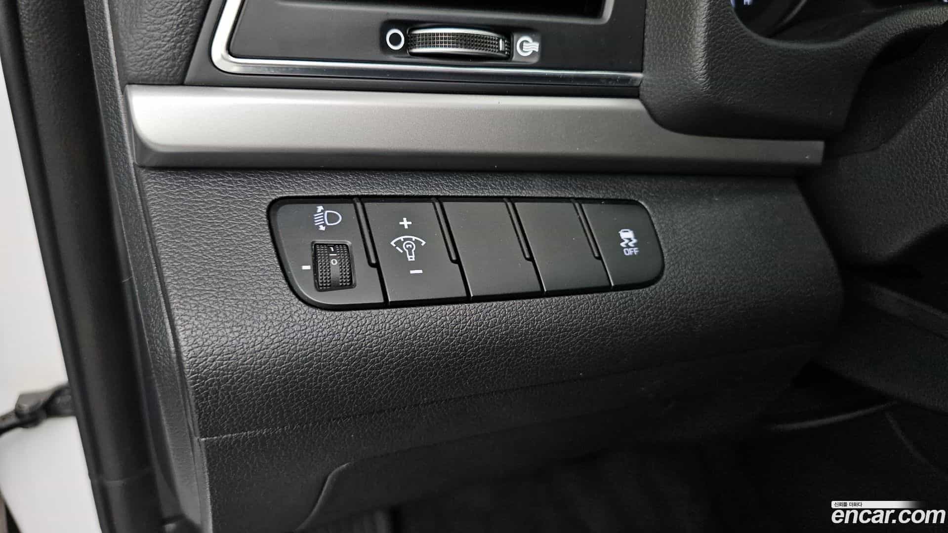 AVANTE Hyundai 2017.8-OPTION-041