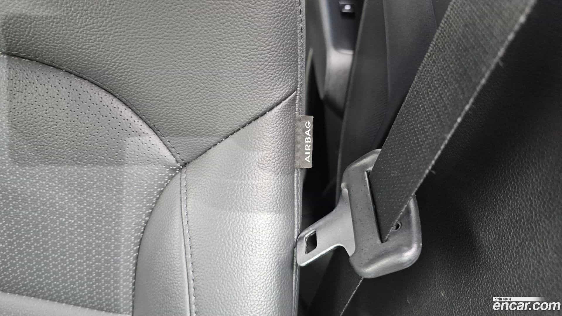 AVANTE Hyundai 2017.8-OPTION-043