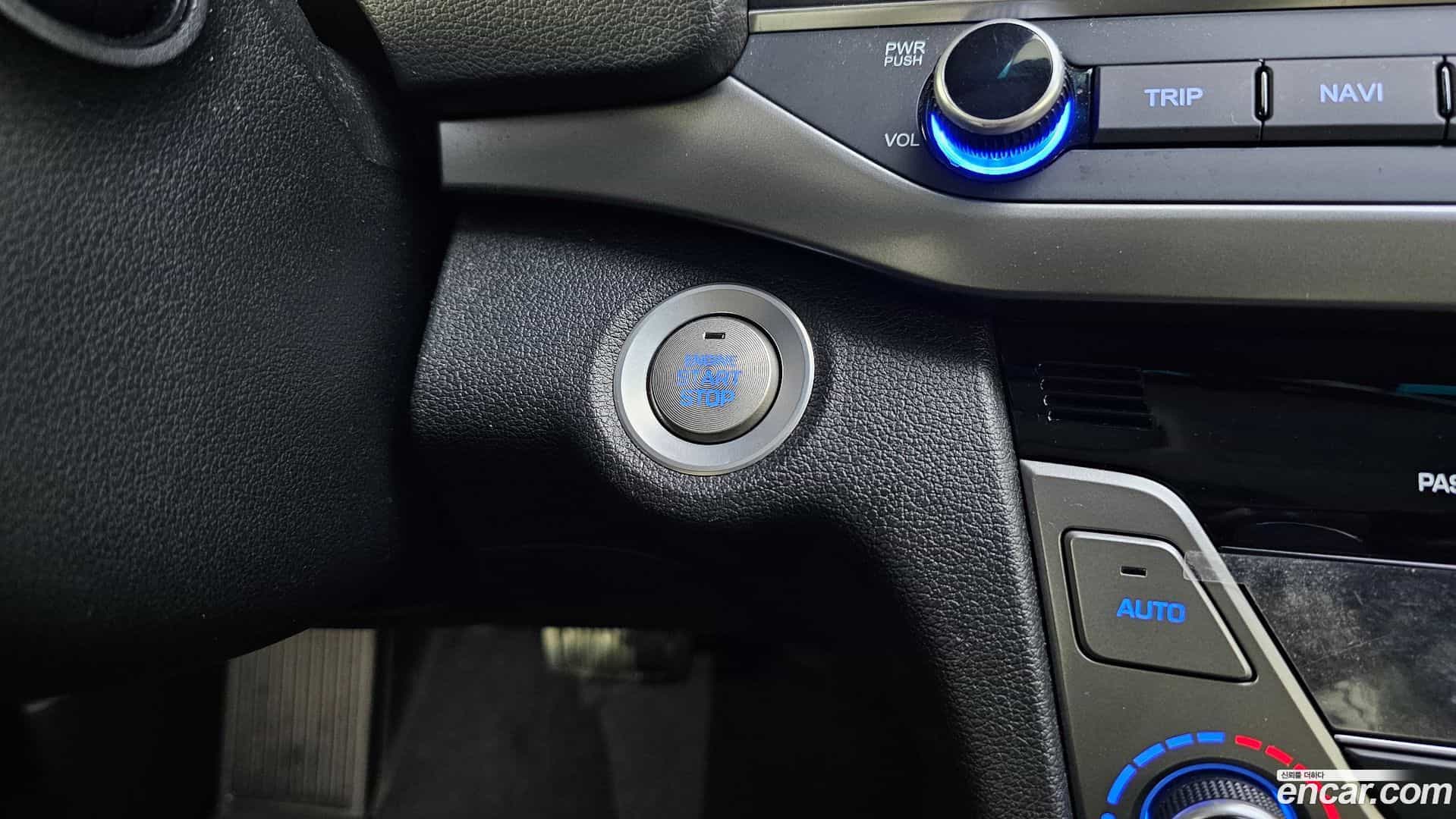 AVANTE Hyundai 2017.7-OPTION-020