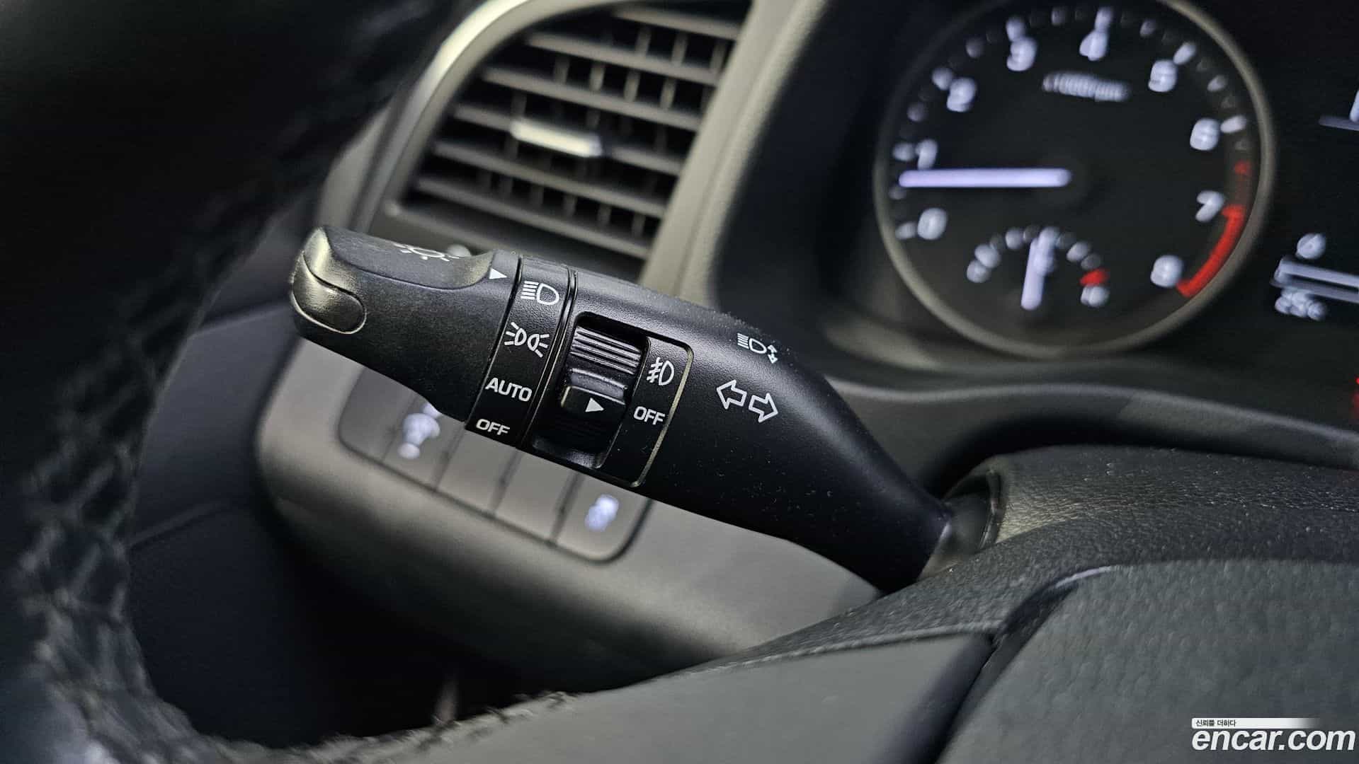 AVANTE Hyundai 2017.7-OPTION-021