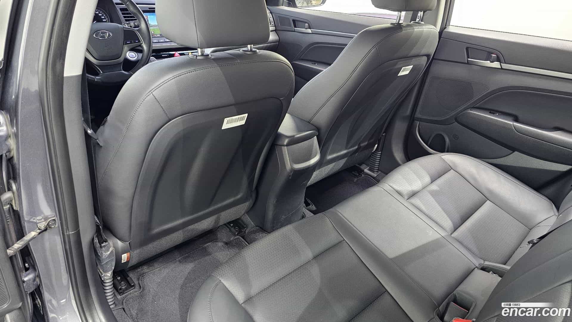 AVANTE Hyundai 2017.7-OPTION-023