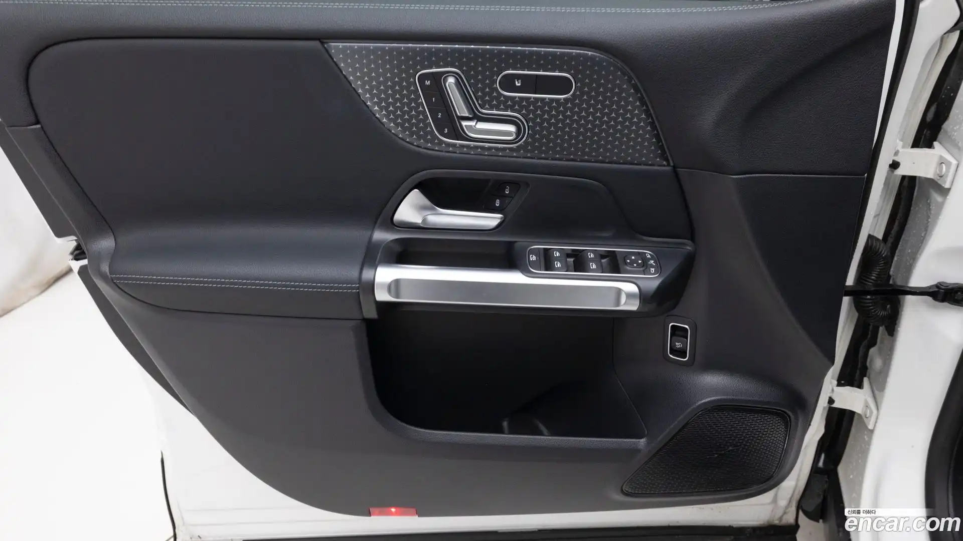 EQB Mercedes-Benz 2025.9-OPTION-019