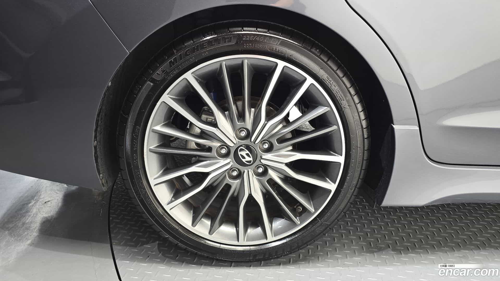AVANTE Hyundai 2017.0-OUTER-005