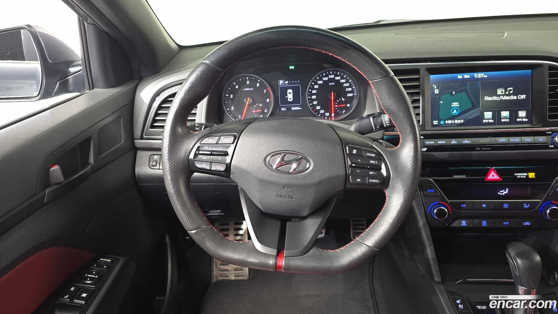 AVANTE Hyundai 2017.0-OPTION-018