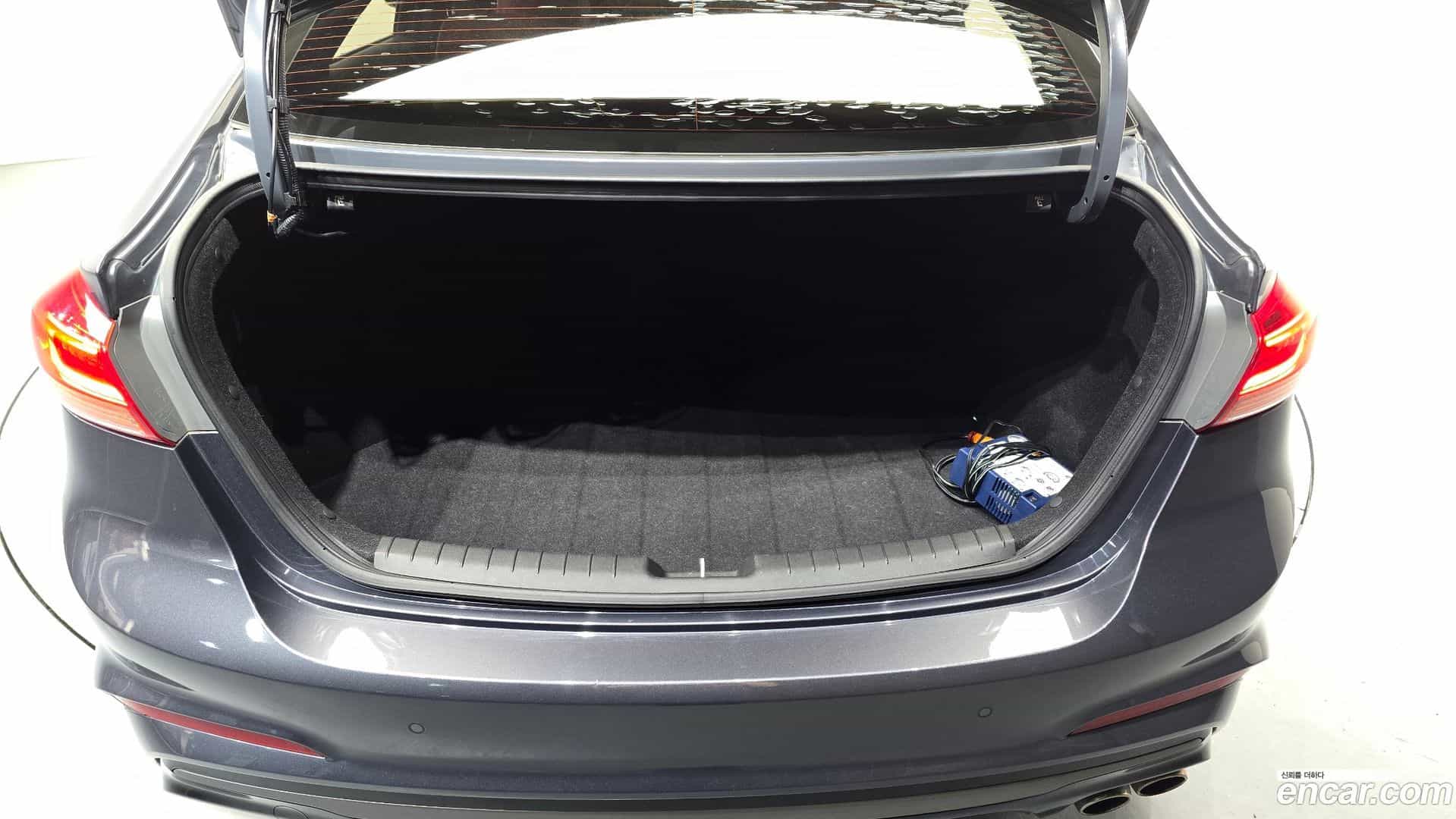 AVANTE Hyundai 2017.0-OPTION-023