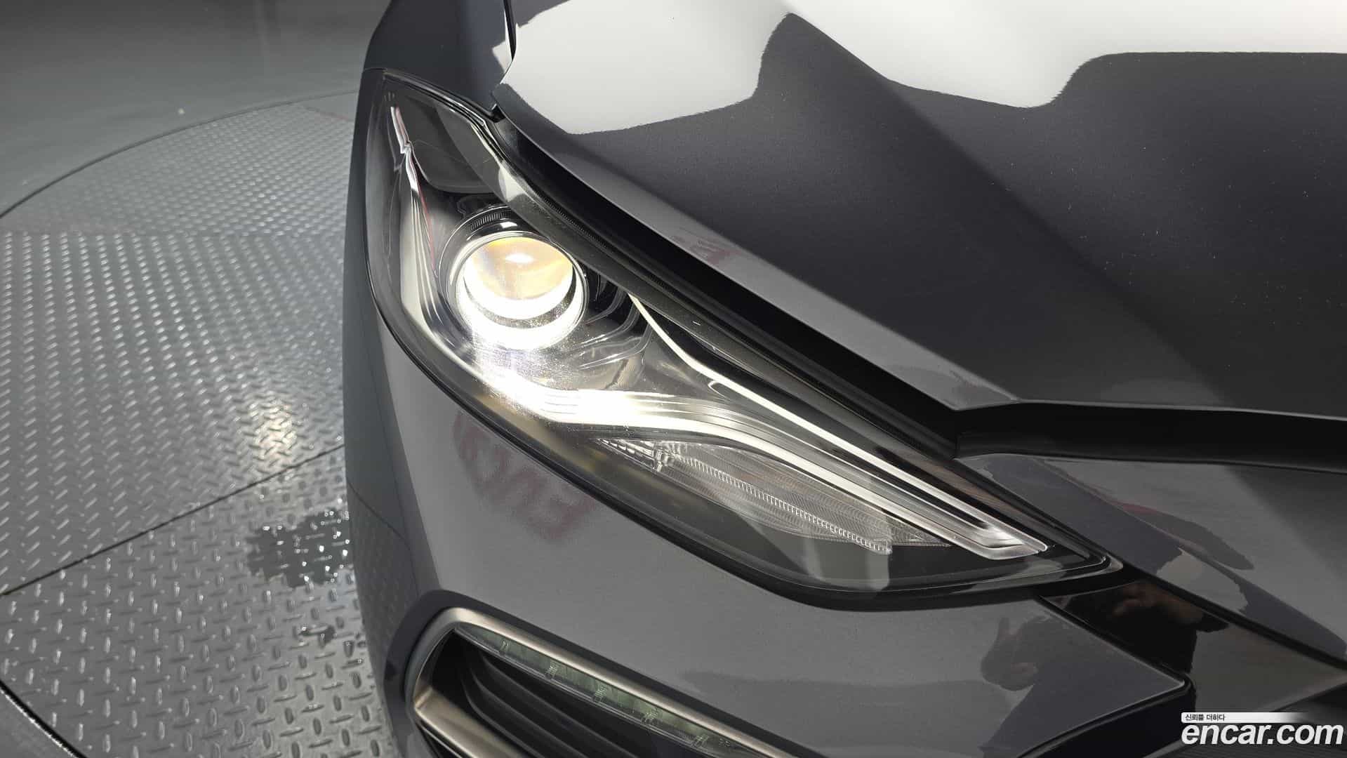 AVANTE Hyundai 2017.0-OUTER-032