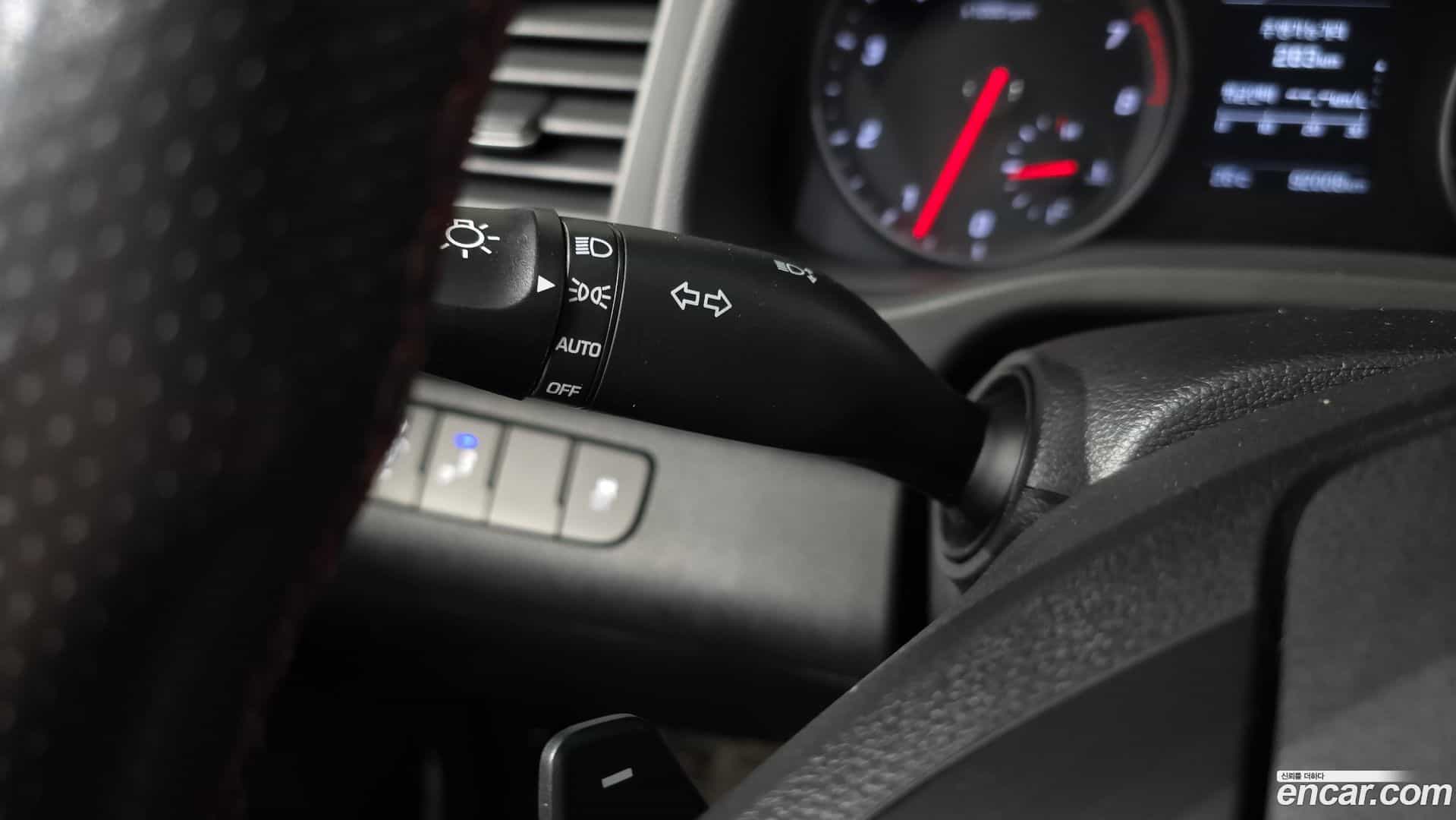 AVANTE Hyundai 2017.0-OPTION-042