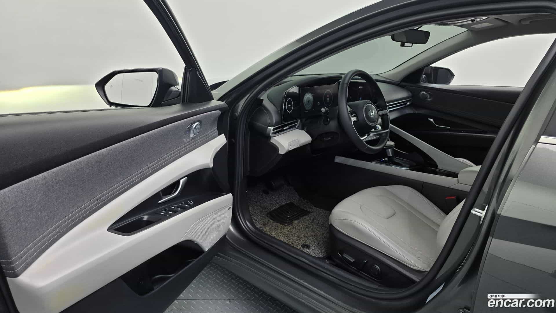 AVANTE Hyundai 2021.5-INNER-010