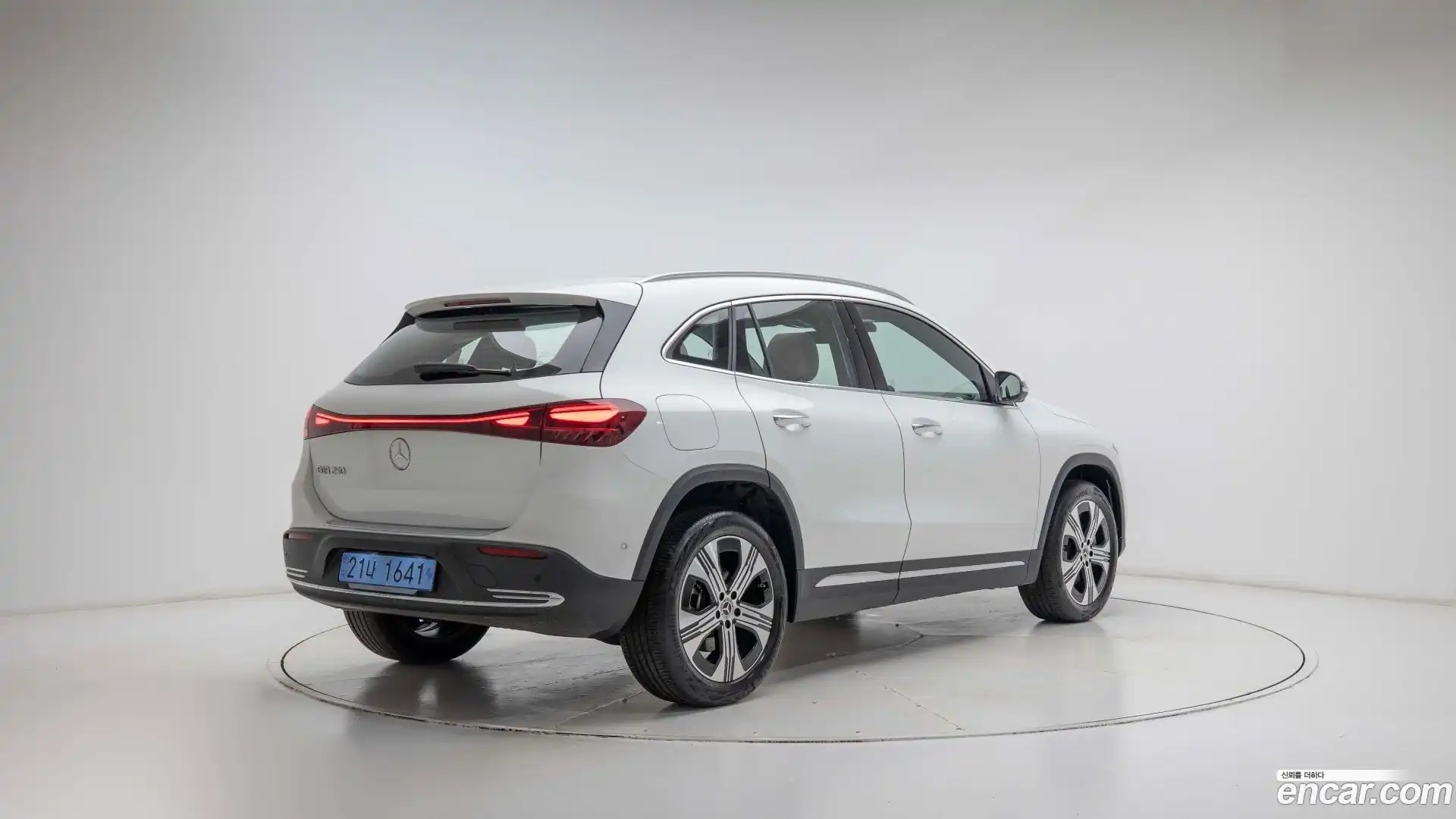 EQA Mercedes-Benz 2025.9-OUTER-002