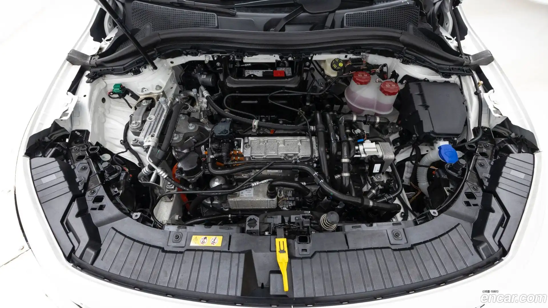 EQA Mercedes-Benz 2025.9-OUTER-006