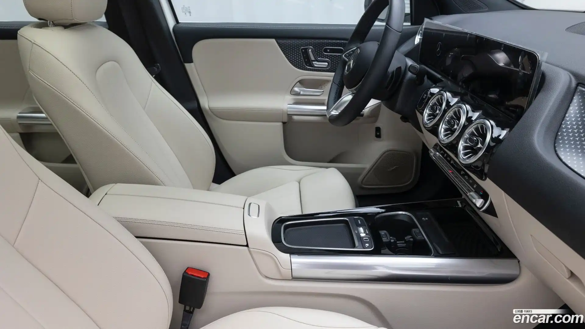 EQA Mercedes-Benz 2025.9-INNER-009