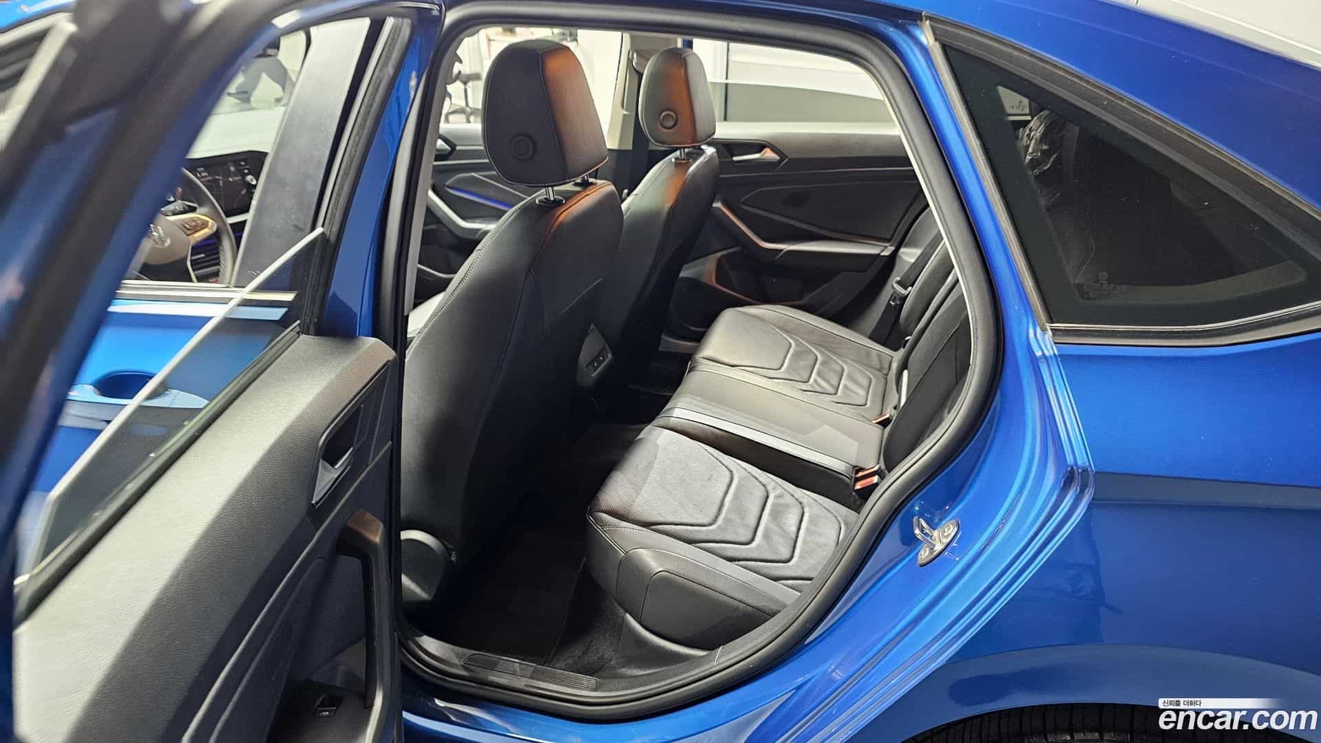 Jetta Volkswagen 2023.11-OPTION-015