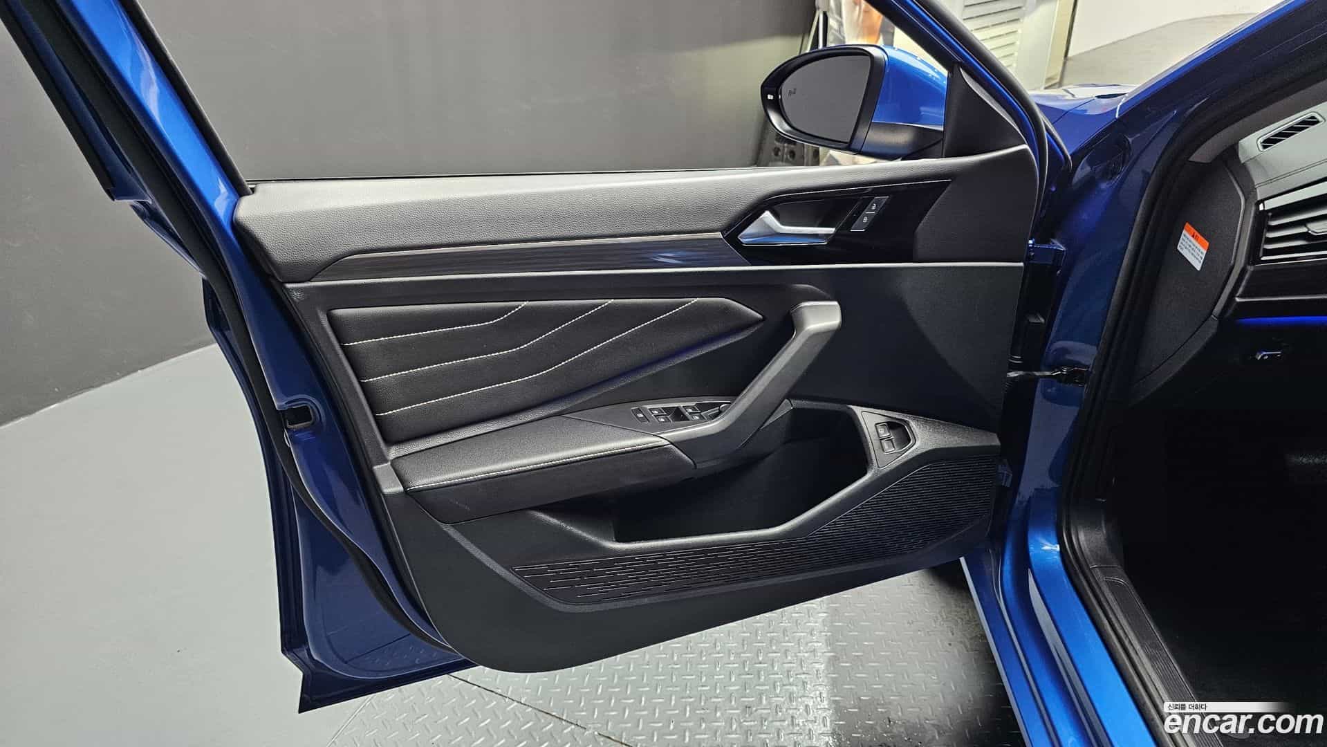 Jetta Volkswagen 2023.11-INNER-035