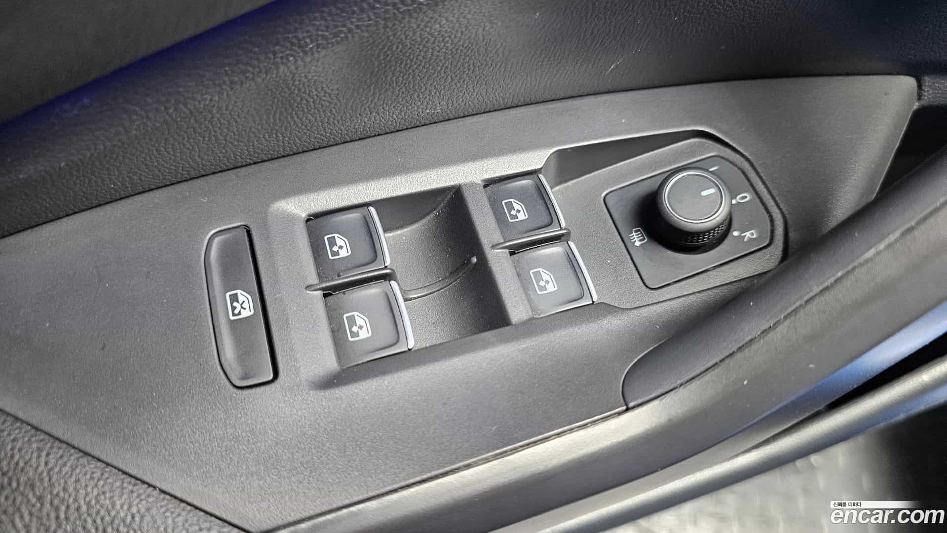 Jetta Volkswagen 2023.11-OPTION-042
