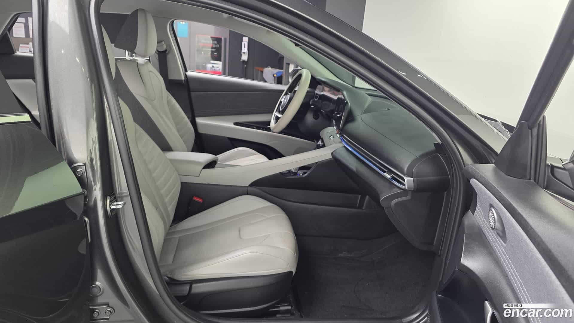 AVANTE Hyundai 2021.3-OPTION-015