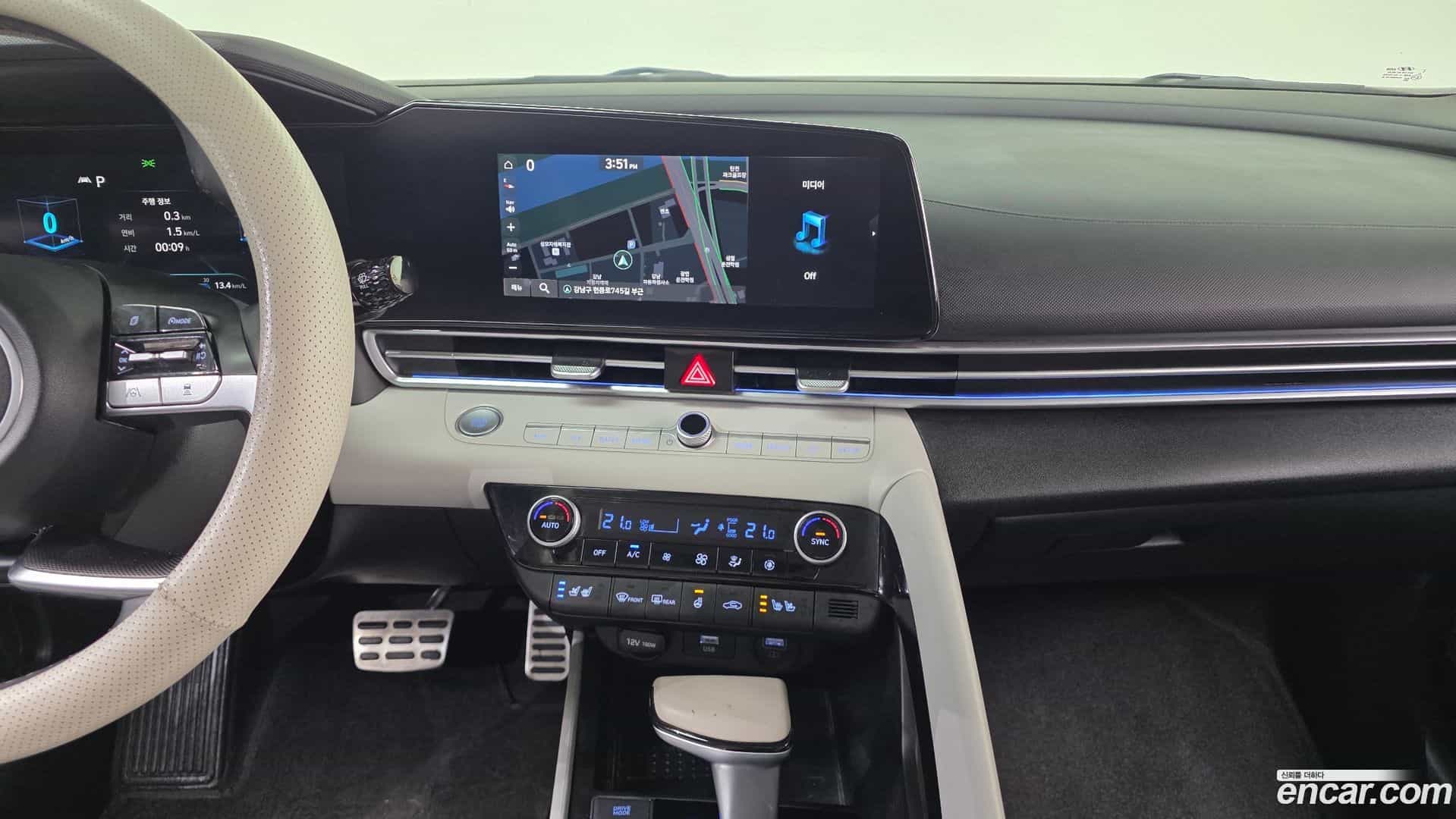 AVANTE Hyundai 2021.3-OPTION-018