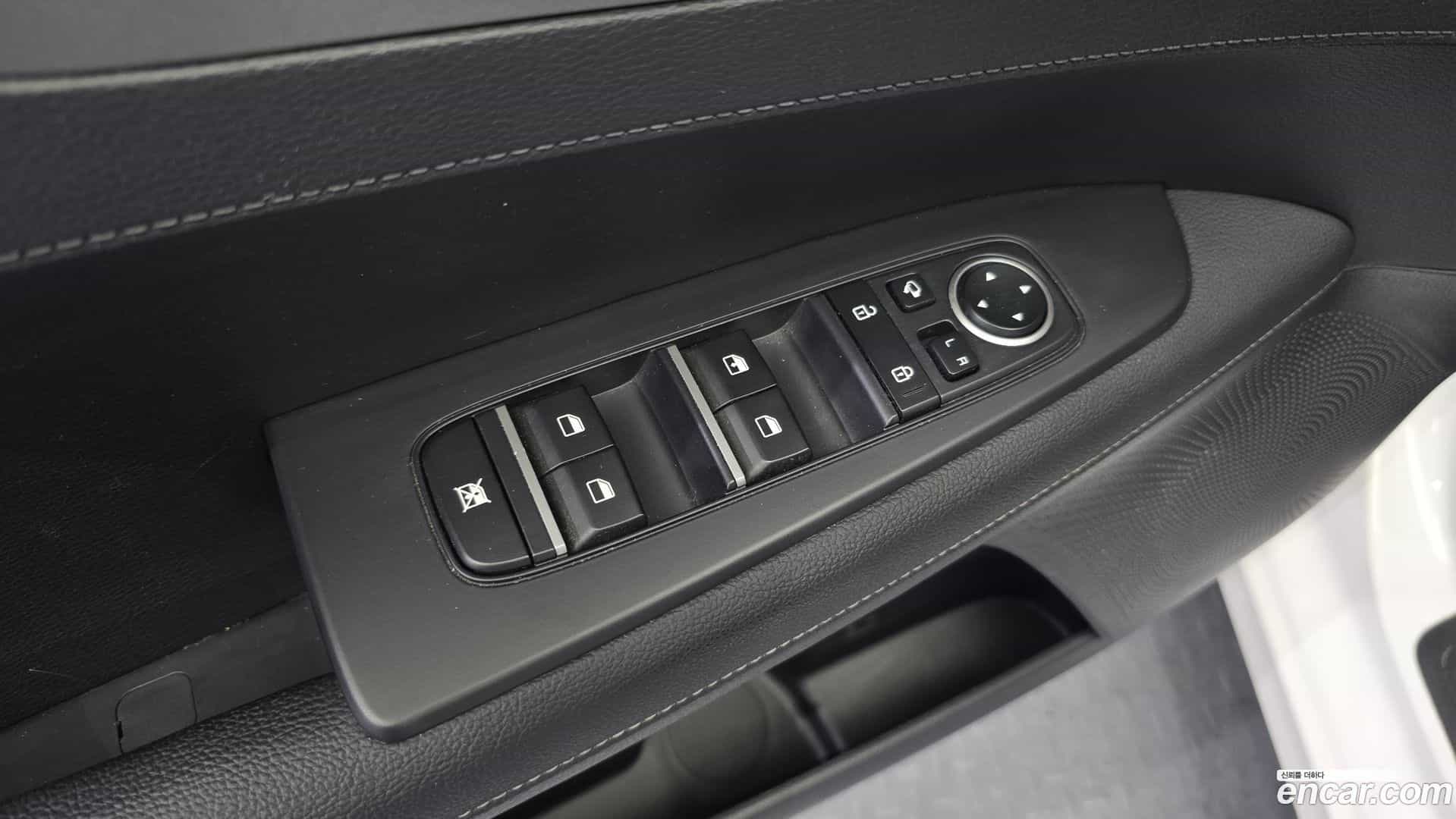 K3 Kia 2019.0-OPTION-017