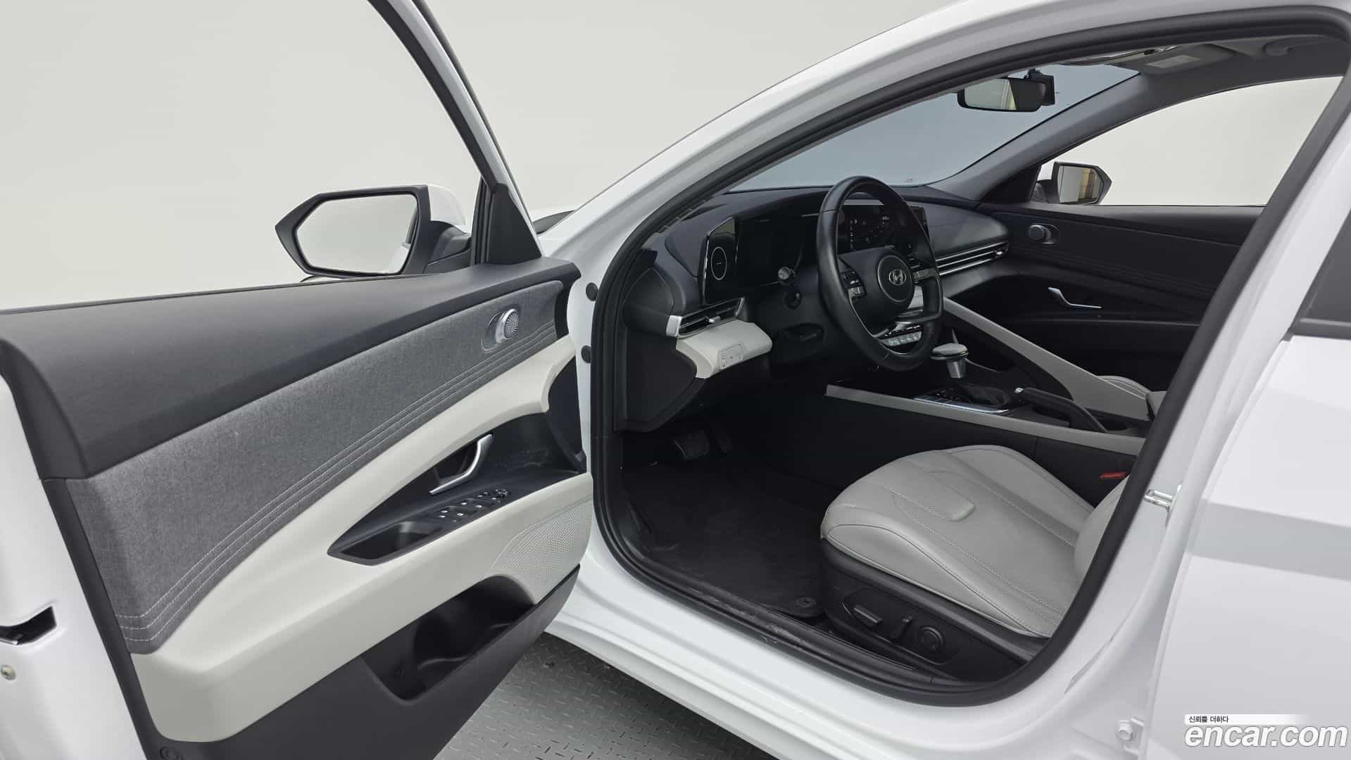 AVANTE Hyundai 2022.3-INNER-010