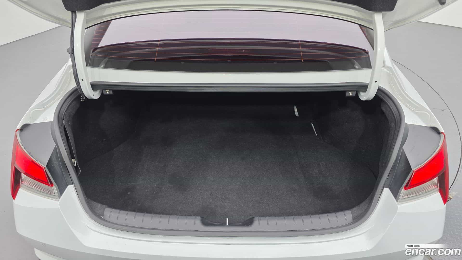 AVANTE Hyundai 2022.3-OPTION-024