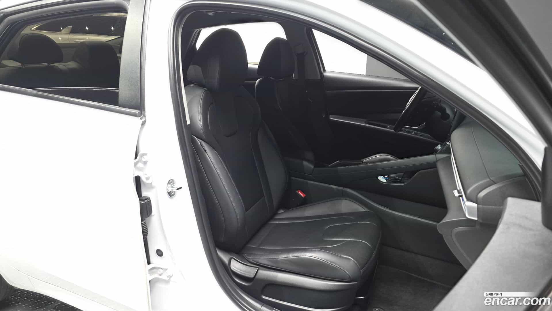 AVANTE Hyundai 2020.9-INNER-036